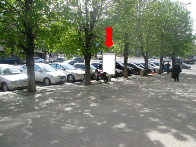 Сітілайт 1.2x1.8,  C01A,вул. Дзержинського, 1-3 - пр. К. Маркса (біля казино "Імперія", будинок книги "Тріумф")