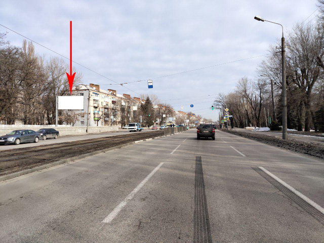 Щит 6x3,  t082B,просп. Богдана Хмельницького (Героїв Сталінграда) - вул. Гавриленка, напрямок в сторону центру, біля світлофору