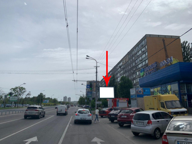 Беклайт 3.14x2.32,  t140A,вул. Набережна Перемоги, 56 А, біля маг.ВАРУС, на світлофорі