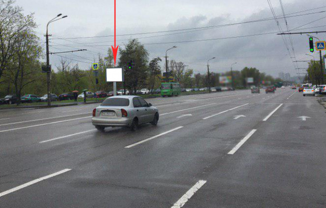 Беклайт 3.14x2.32,  t133B,вул. Набережна Перемоги, навпроти буд. 30, біля світлофору, рух у бік вул. Космічна