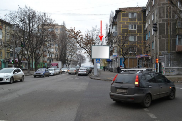Беклайт 3.14x2.32,  s186А,вул. Ю. Словацького, біля буд. 10, біля світлофора, рух до набережної Січеславської