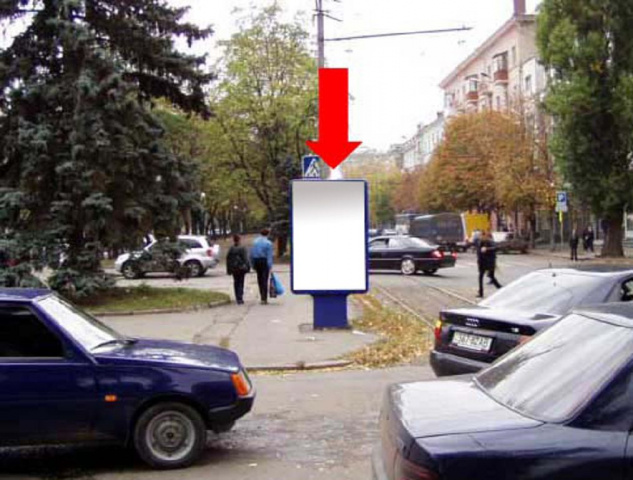Сітілайт 1.2x1.8,  C07А,пр. К. Маркса, 92 - вул. Мостова (роздільник, біля м-ну "1000 дрібниць")