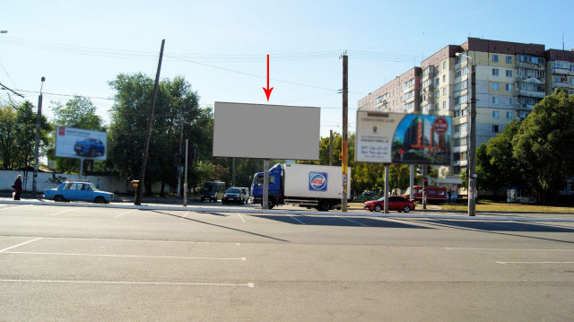 Щит 6x3,  s102Б,вул. М. Міхновського (Щербини) - вул. Березинська (біля ТЦ Караван), біля світлофора