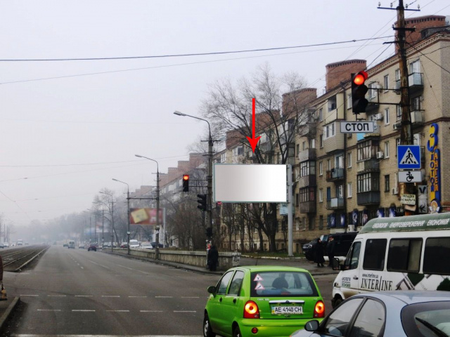 Призма 6x3,  036А2,просп. Б. Хмельницького (Гер. Сталінграда) перехрестя з вул. Л. Стромцова (Вакуленчука), біля світлофору
