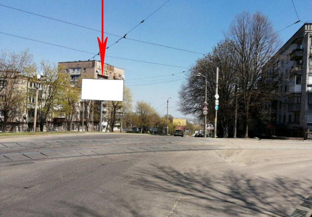Щит 6x3,  068A,просп. Івана Мазепи, в районі буд. 2 А, на розподільчій смузі, напрямок руху в центр (РОЗМІР площини 5.8х2.8)