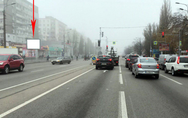 Беклайт 3.14x2.32,  t130B,просп. Слобожанський в районі буд. №73, супермаркет Брусничка, на світлофорі