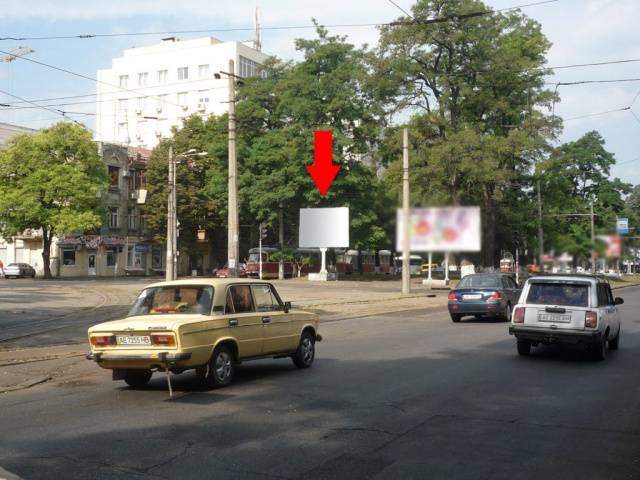 Щит 4x3,  s075А,просп. Пушкіна - вул. Савченко, біля світлофора