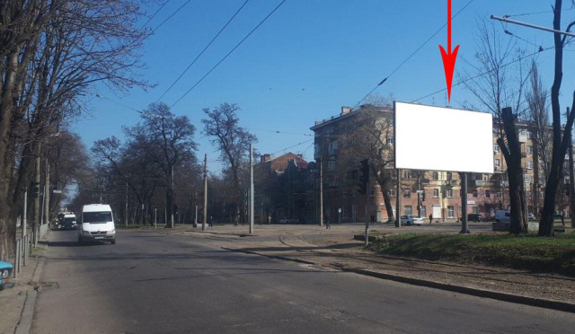 Щит 6x3,  092B,просп. Пушкіна - вул. Юрія Савченка, на світлофорі, рух в напрямку просп. О.Поля
