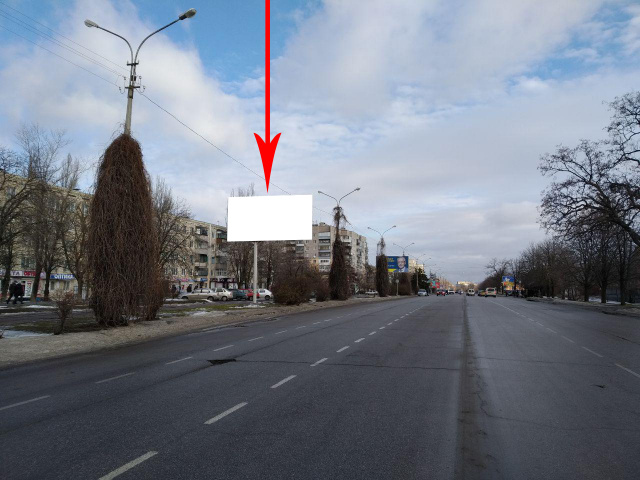 Щит 6x3,  Нп18Б,вул.Першотравнева, навпроти буд. №173, напрямок руху до першотравневого ринку, ТЦ 33 квадратних метри,  районної лікарні