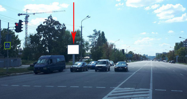 Беклайт 3.14x2.32,  t136B,вул. Набережна Перемоги, в районі буд. №5, рух до кільцевої розв'язки, на світлофорі