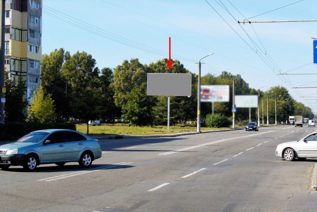 Щит 6x3,  105Б,вул. Березинська, біля вул. М. Міхновського, (РОЗМІР РЕКЛАМНОЇ ПЛОЩИНИ 5,8х2,8), навпроти ТРЦ КАРАВАН, ОЛДІ, МАКДОНАЛДС, з центру