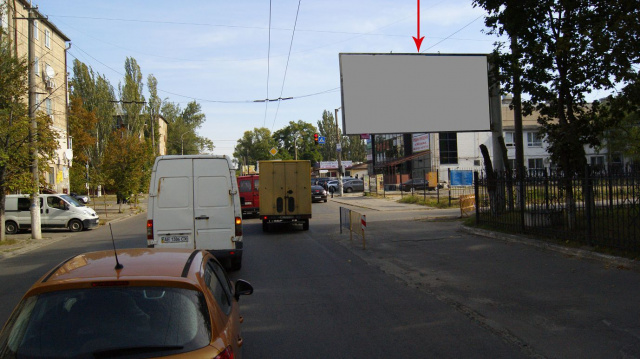Щит 6x3,  046А,вул. Б. Хмельницького, 12, на перехресті з просп. П. Калнишевського (Косіора), біля світлофору