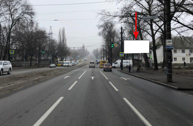 Щит 6x3, s153A,просп. Богдана Хмельницького - вул. Будівельників, біля зупинки, на світлофорі Щит 6x3, s153A,просп. Богдана Хмельницького - вул. Будівельників, біля зупинки, на світлофорі