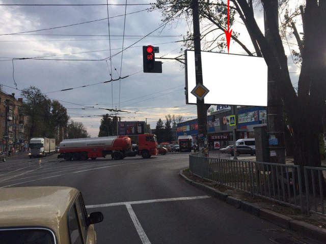 Щит 6x3,  s154A,просп. Б. Хмельницького - вул. Б. Кротова, ТЦ ТЕРРА, БК Шиннік, на світлофорі (РОЗМІР РЕКЛАМНОЇ ПЛОЩІНИ 6,2х3,15)