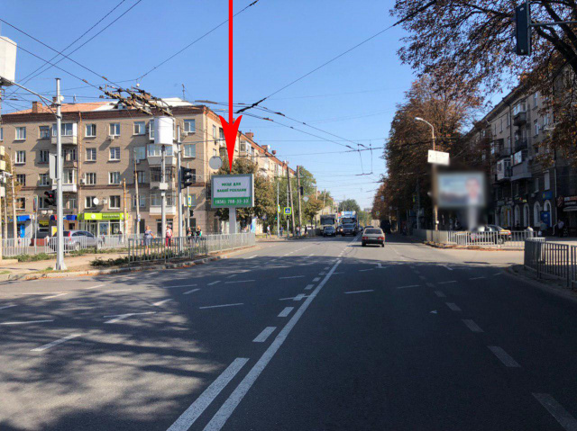 Скролл 3.14x2.32,  t208B5,вул. Титова - просп. Олександра Поля, на розділовій смузі, на світлофорі
