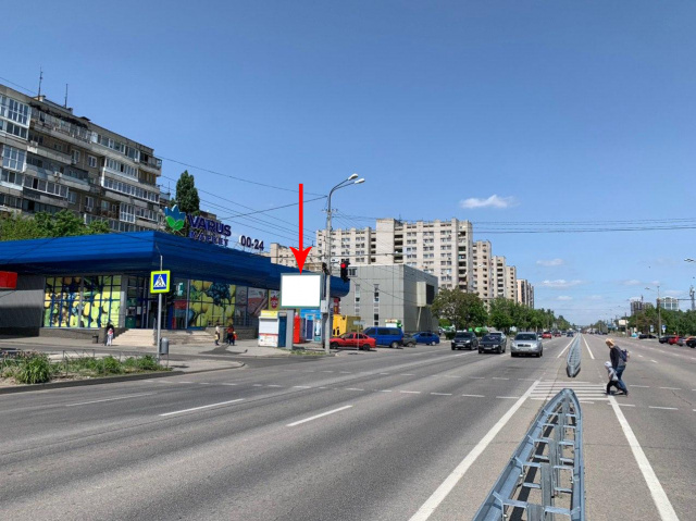 Беклайт 3.14x2.32,  t140B,вул. Набережна Перемоги, 56 А, біля маг.ВАРУС, на світлофорі