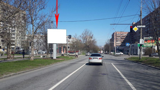 Беклайт 3.14x2.32,  038A,просп. Олександра Поля - вул. Михайла Драгоманова, на світлофорі, рух вниз, перед перехрестям