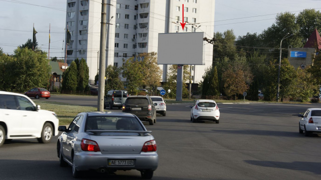Беклайт 8x4,  019А2,просп. Героїв, 2А (на розділовій смузі, перехрестя з вул. Набережна Перемоги) з центру