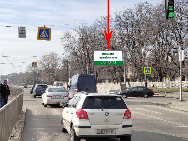 Щит 6x3,  t082A,просп. Богдана Хмельницького (Героїв Сталінграда) - вул. Гавриленка, рух до вул.Тітова, біля світлофору