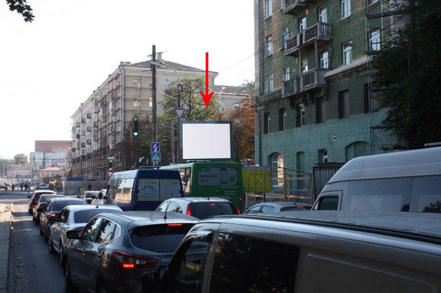 Скролл 3.14x2.32,  t010A2,просп. Дмитра Яворницького - вул. Княгині Ольги (Горького), рух у бік Центрального ринку "Озерка", біля світлофора