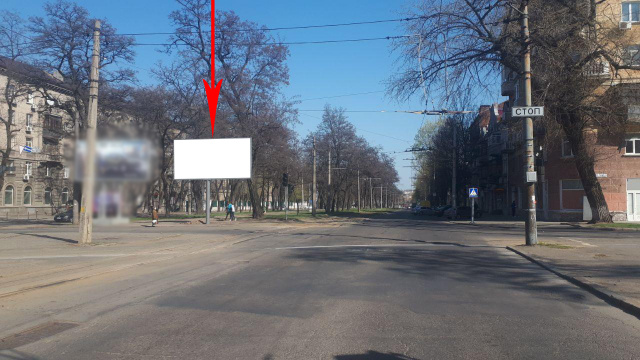 Щит 6x3,  s170A,просп. Пушкіна - вул. Юрія Савченка, на світлофорі, рух в сторону просп. О Поля (Кірова)