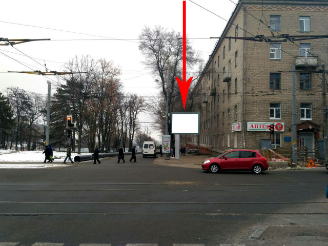Скролл 3.14x2.32,  t152A2,просп. Дмитра Яворницького - просп. Гагаріна, рух у бік набережної, біля світлофора