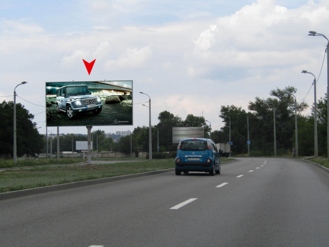 Щит 6x3, m012A2,вул. Набережна Перемоги, біля Південного мосту, розділова смуга, рух в центр Щит 6x3, m012A2,вул. Набережна Перемоги, біля Південного мосту, розділова смуга, рух в центр