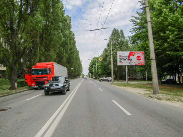 Щит 6x3,  m028A,вул. Криворізька, 10