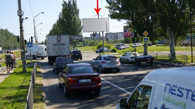 Щит 6x3,  t021A,Донецьке шосе - вул. Петрозаводська (3), напрямок до ТРЦ КАРАВАН, біля світлофора