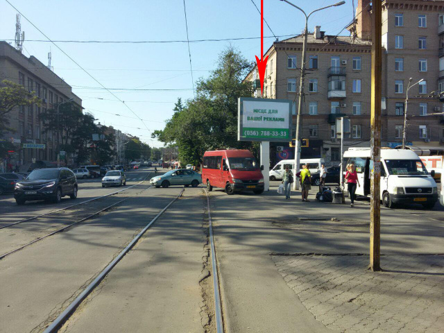 Беклайт 3.14x2.32,  t204B,пл. Старомостова навпроти буд. №12, на зупинці
