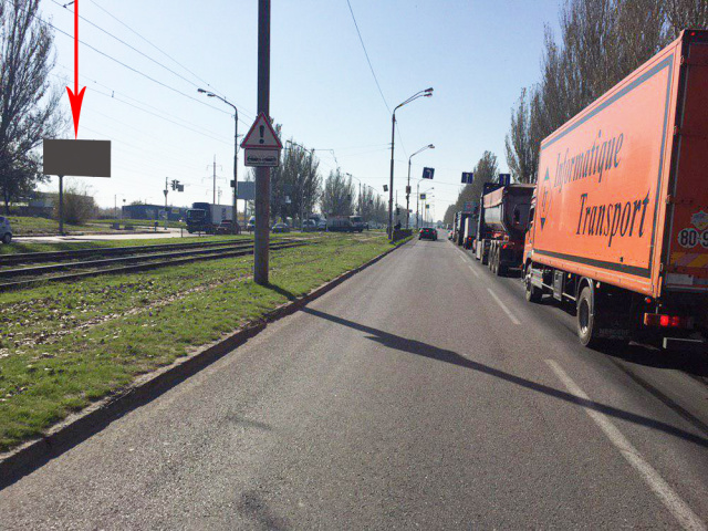 Щит 6x3,  s133B,Донецьке шосе - вул. Петрозаводська, на світлофорі, рух в сторону Кайдакського мосту