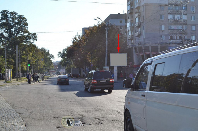 Скролл 3.14x2.32,  s190А2,просп. Пушкіна - просп. О. Поля (Кірова), біля світлофора
