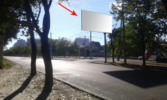 Щит 6x3,  s067Б,вул. Робоча, 23-Б - вул.Ньютона (навпроти школи), на світлофорі, напрямок з центру