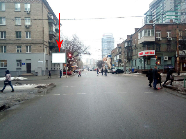 Скролл 3.14x2.32,  t056A2,вул. Князя Володимира Великого (Плеханова) - вул. Володимира Мономаха (Московська), біля світлофора