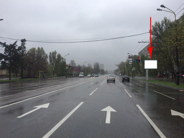Скролл 3.14x2.32,  t141A2,вул. Набережна Перемоги, в районі буд. 78, на світлофорі