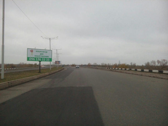 Щит 6x3,  дз40А2,мостовий перехід через р. Дніпро (на розділовій смузі)(6) рух з правого на лівий берег