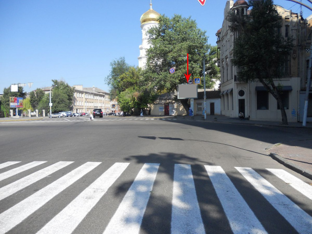 Беклайт 3.14x2.32,  s208A,вул. М. Грушевського (К. Лібкнехта), біля буд. 4а