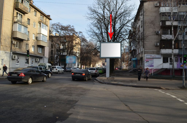 Скролл 3.14x2.32,  s187А2,вул. Воскресенська (Леніна), 1 - вул. Князя В. Великого (Плеханова), біля світлофора, рух до набережної Січеславської