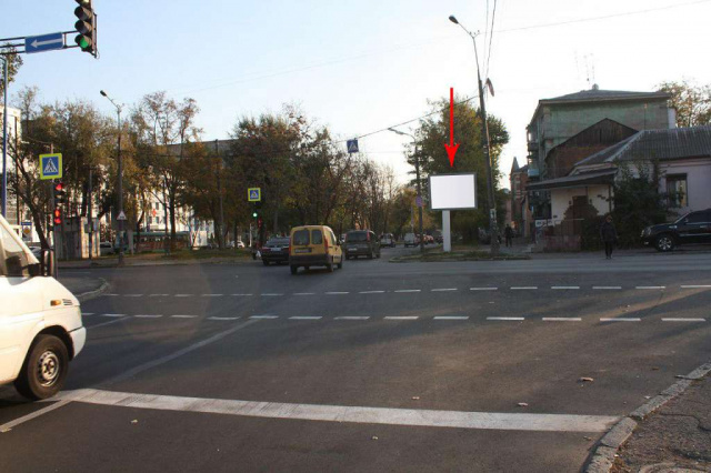 Беклайт 3.14x2.32,  t038A,вул. Княгині Ольги (Горького) - вул. Ярослава Мудрого (Ленінградська), напрямок до центру, біля світлофора