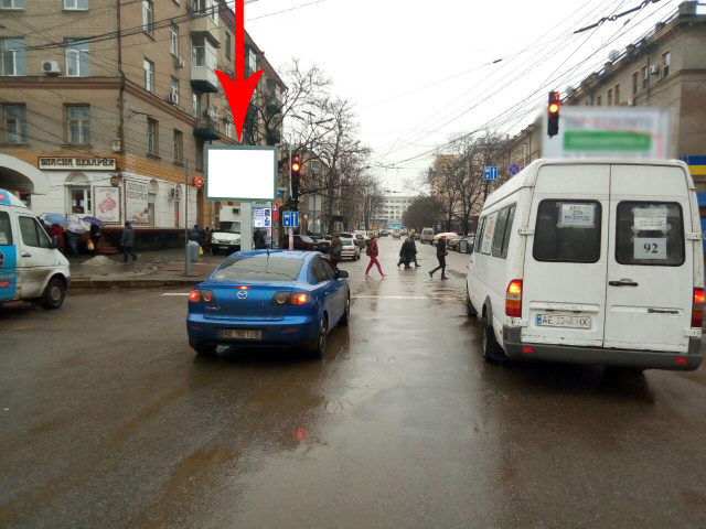 Скролл 3.14x2.32,  t050A2,пл. Старомостова - вул. Привокзальна, навпроти Макдональдз, біля світлофора