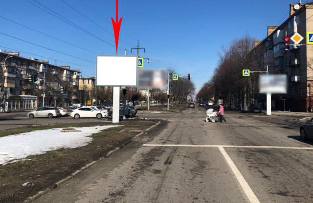 Беклайт 3.14x2.32,  081A,просп. Олександра Поля - вул. Гавриленка (на розділовій смузі), рух вниз