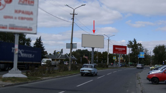 Щит 6x3,  072А2,вул. Ю. Кондратюка (Комунарівська), 2, на розділовій смузі, біля ТЦ КОМФІ, БІЛЛА, МАКДОНАЛДС, к-т Комунар, напрямок руху в центр